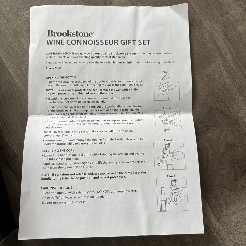 Brookstone Wine Connoisseur's Gift Set-New In Original‎ Box